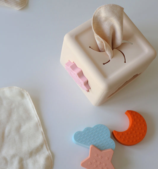 Silicone Peekaboo Puzzle Cube